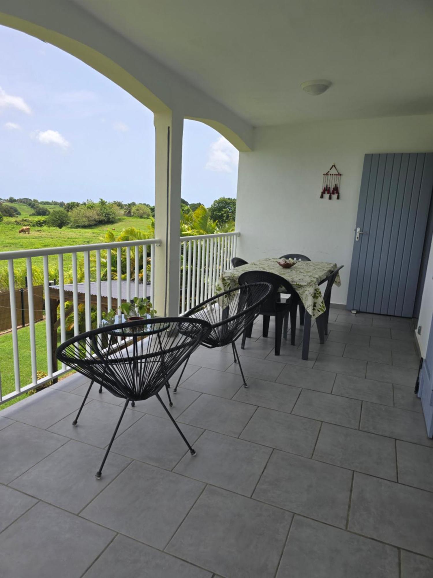 Maison Laurencia - Appartement De L'Etage Sainte-Anne  Esterno foto